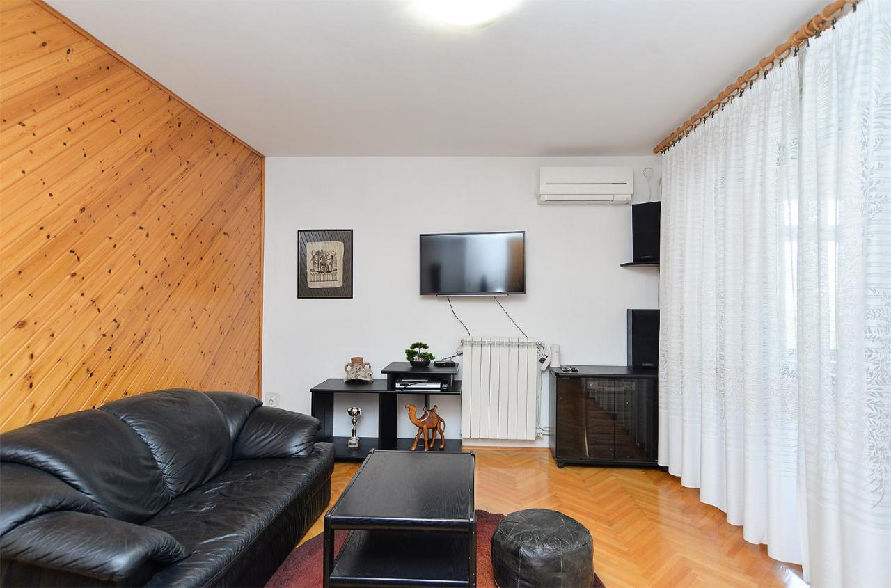 Apartments Irena 531 プーラ エクステリア 写真