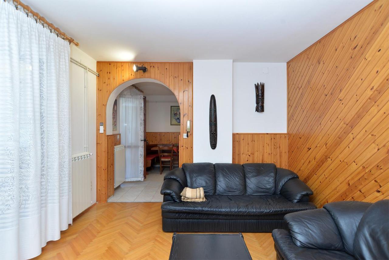Apartments Irena 531 プーラ エクステリア 写真