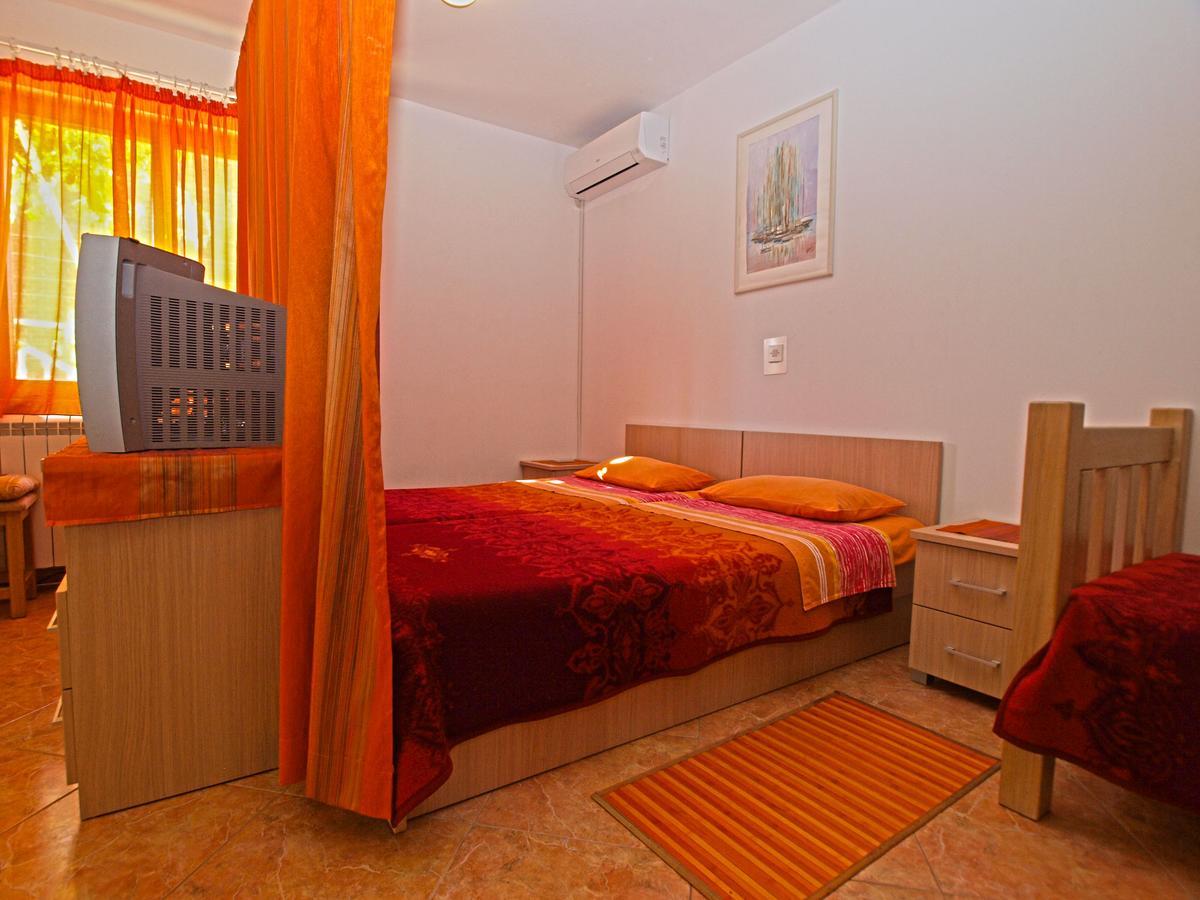 Apartments Irena 531 プーラ エクステリア 写真