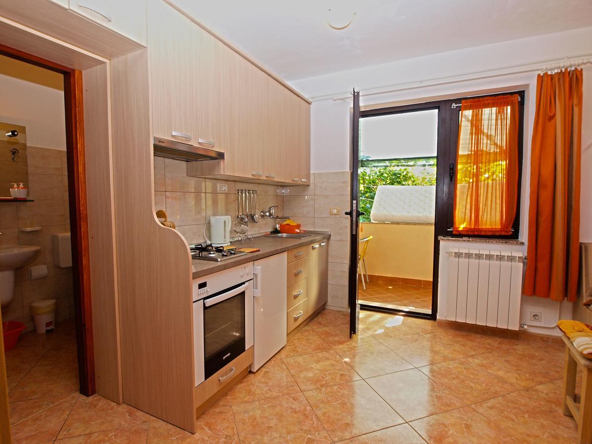 Apartments Irena 531 プーラ エクステリア 写真