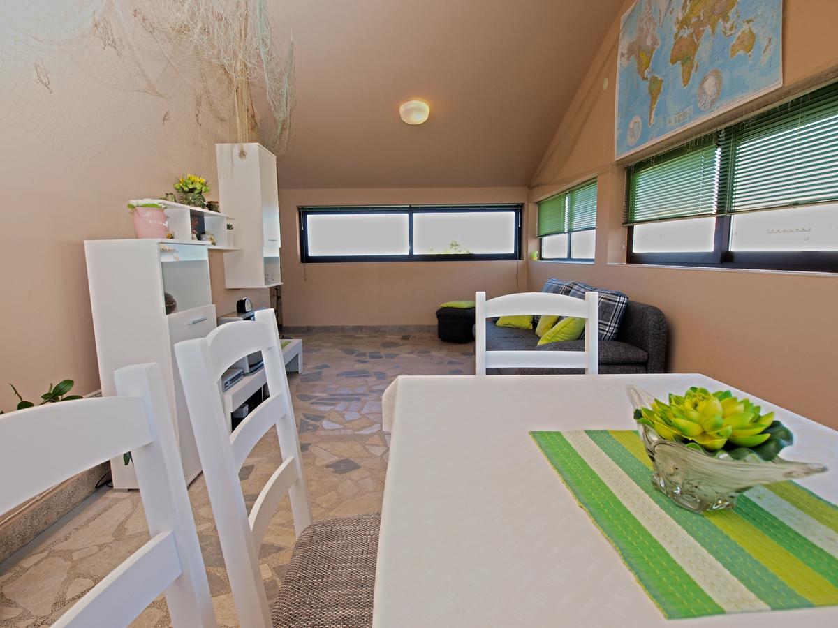 Apartments Irena 531 プーラ エクステリア 写真