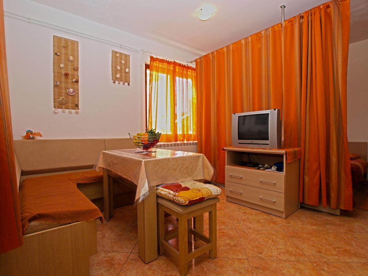 Apartments Irena 531 プーラ エクステリア 写真